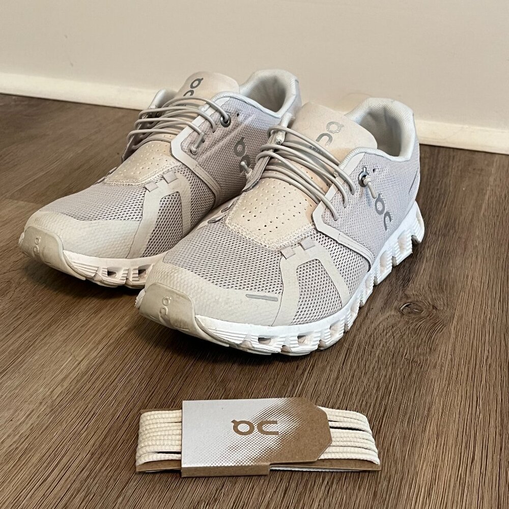 On Cloud Cloud 5 in Pearl | White - Women's US 8.5 EUC
